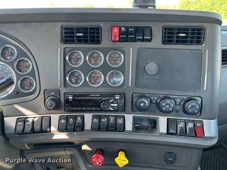 image for item LR9768 2016 Kenworth T680  semi truck