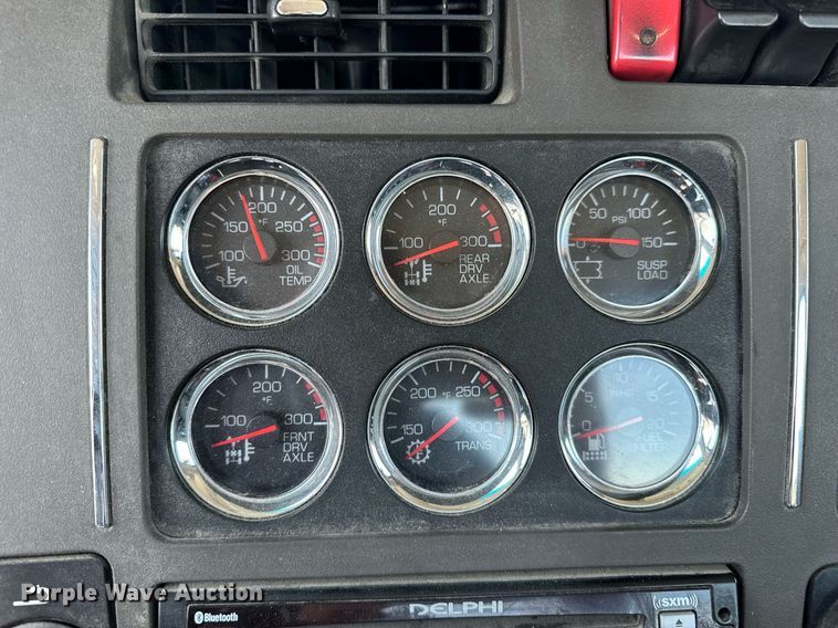 image for item LR9768 2016 Kenworth T680  semi truck