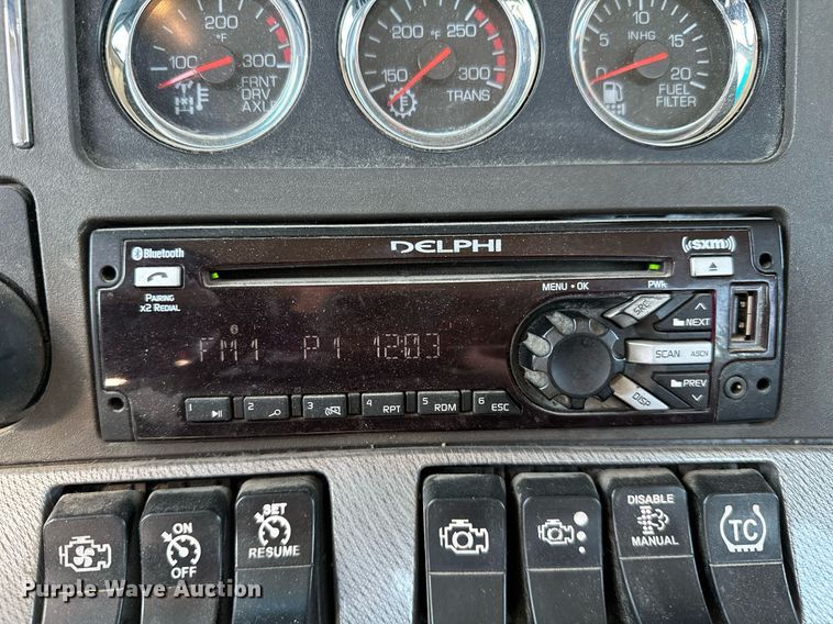 image for item LR9768 2016 Kenworth T680  semi truck