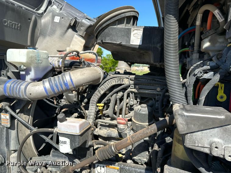 image for item LR9768 2016 Kenworth T680  semi truck