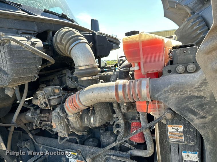 image for item LR9768 2016 Kenworth T680  semi truck