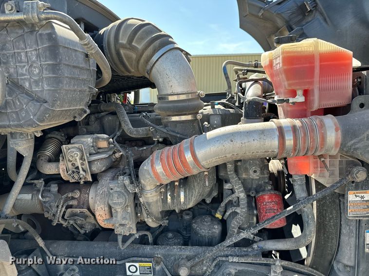 image for item LR9768 2016 Kenworth T680  semi truck