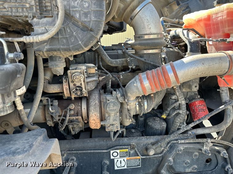 image for item LR9768 2016 Kenworth T680  semi truck