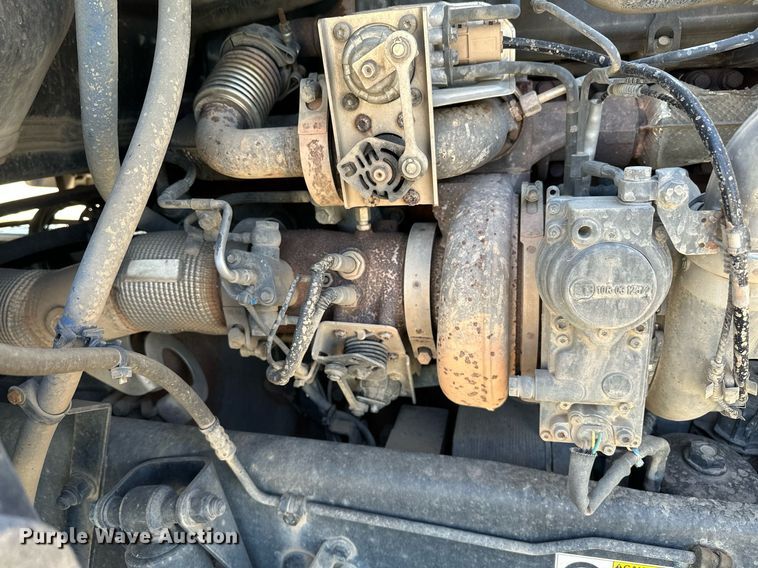 image for item LR9768 2016 Kenworth T680  semi truck