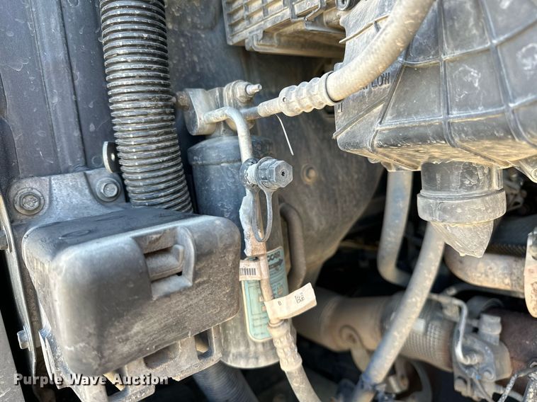 image for item LR9768 2016 Kenworth T680  semi truck