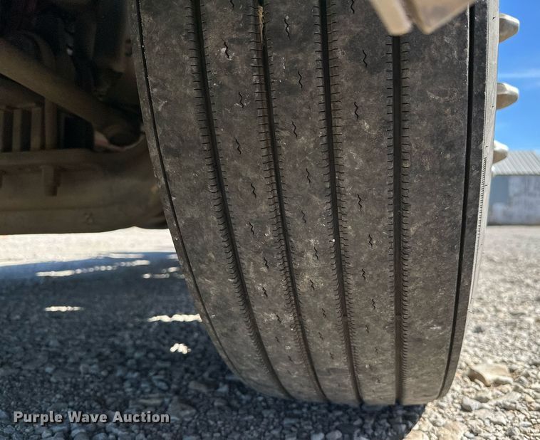 image for item LR9768 2016 Kenworth T680  semi truck