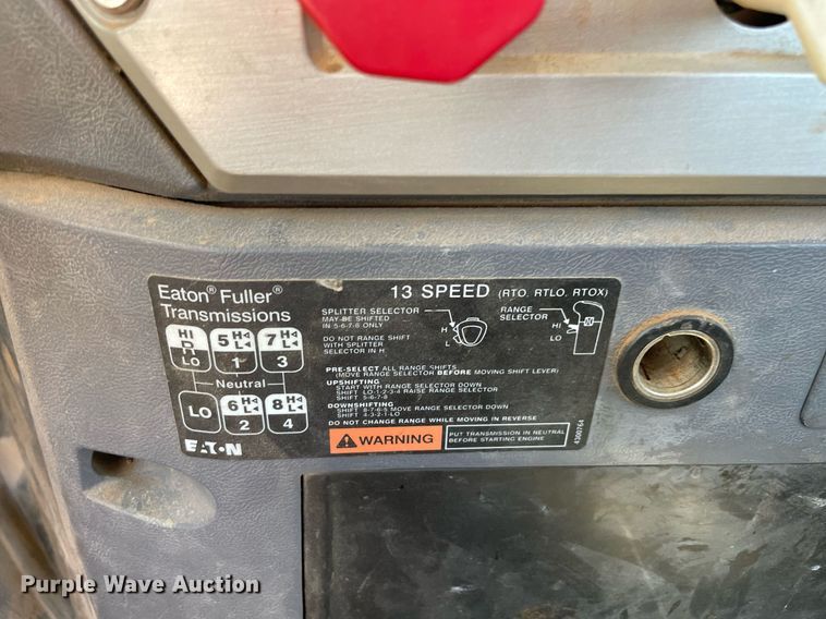 image for item MM9483 2013 Mack CHU613  semi truck