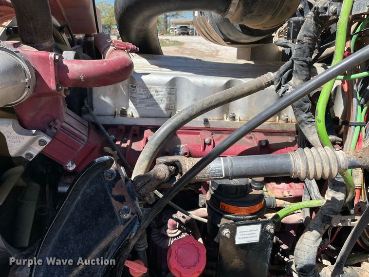 image for item MM9483 2013 Mack CHU613  semi truck