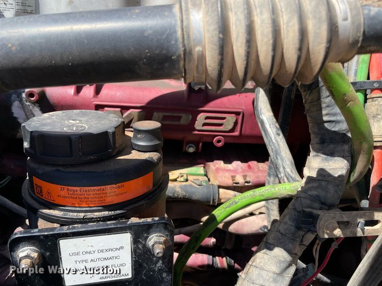 image for item MM9483 2013 Mack CHU613  semi truck