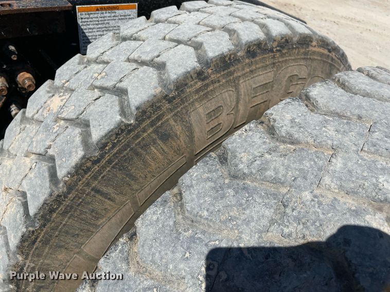 image for item MM9483 2013 Mack CHU613  semi truck