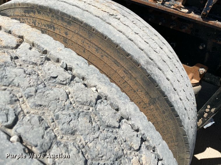 image for item MM9483 2013 Mack CHU613  semi truck