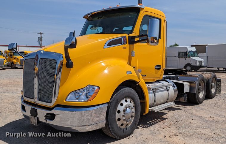 image for item MN9956 2019 Kenworth T680  semi truck