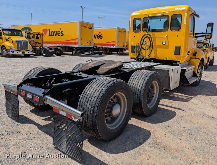 image for item MN9956 2019 Kenworth T680  semi truck