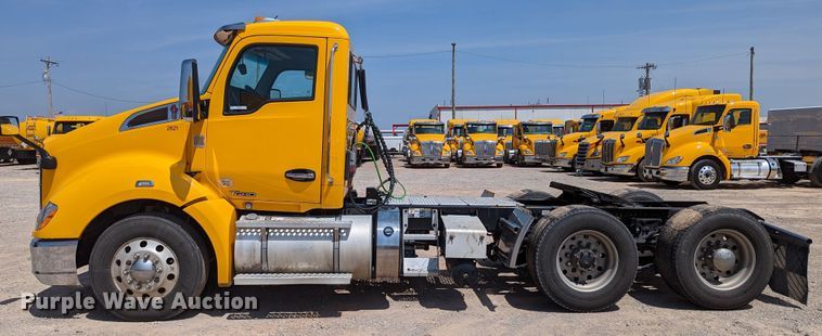 image for item MN9956 2019 Kenworth T680  semi truck