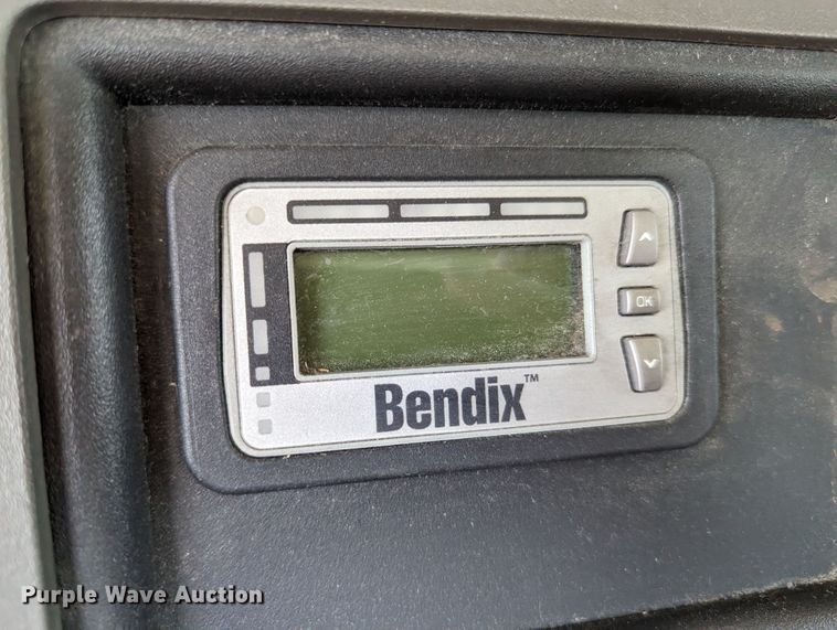 image for item MN9956 2019 Kenworth T680  semi truck