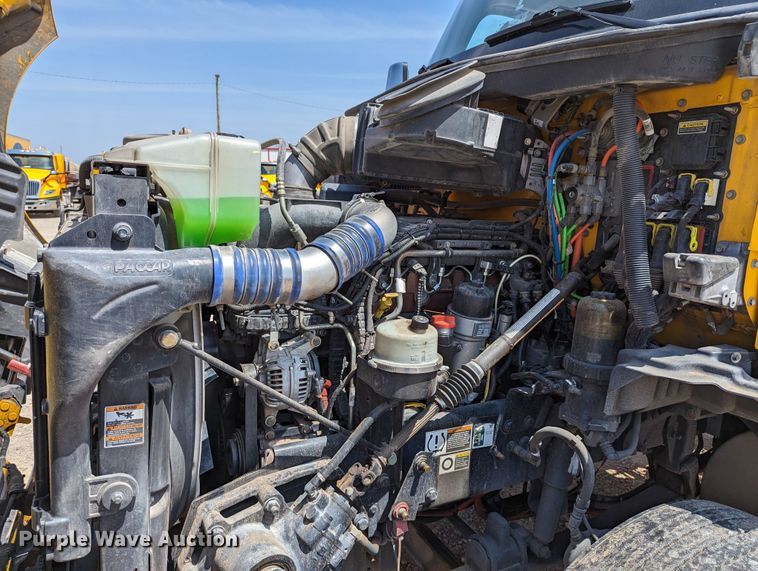 image for item MN9956 2019 Kenworth T680  semi truck