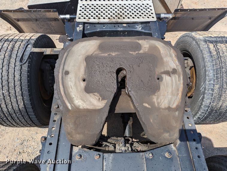 image for item MN9956 2019 Kenworth T680  semi truck