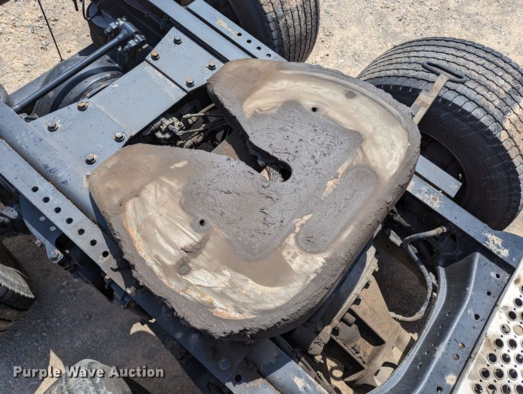 image for item MN9956 2019 Kenworth T680  semi truck