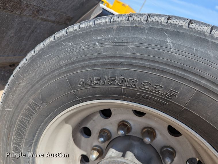 image for item MN9956 2019 Kenworth T680  semi truck