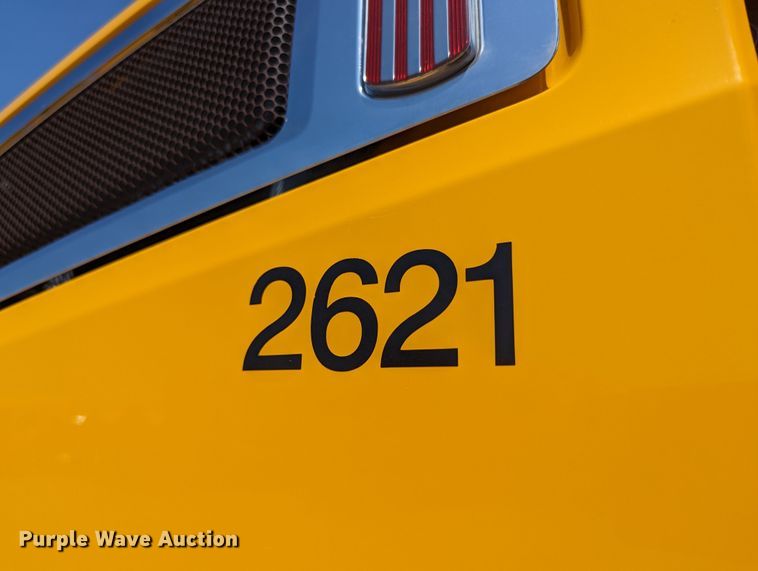 image for item MN9956 2019 Kenworth T680  semi truck