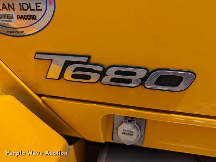 image for item MN9956 2019 Kenworth T680  semi truck