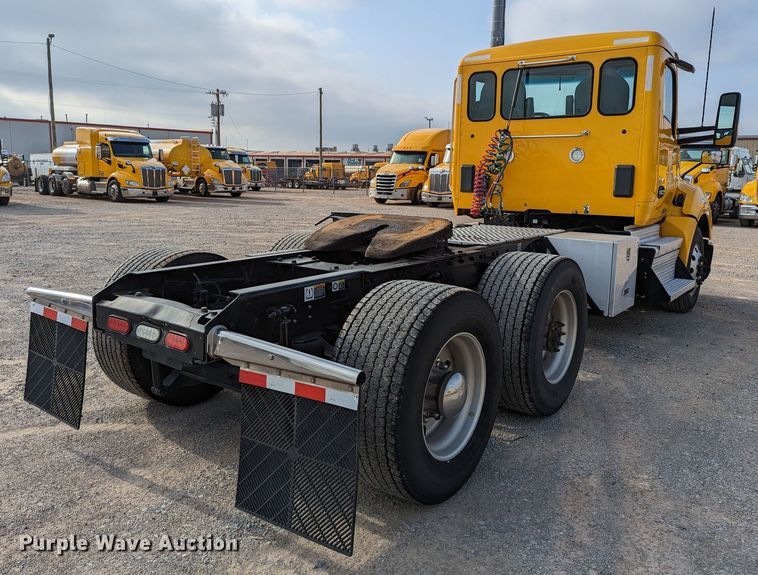 image for item MN9957 2019 Kenworth T680  semi truck