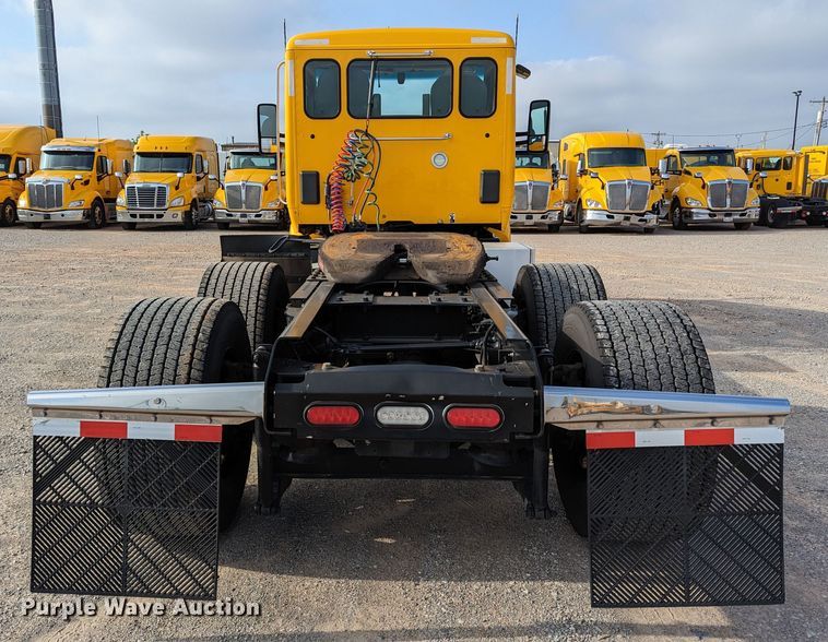 image for item MN9957 2019 Kenworth T680  semi truck