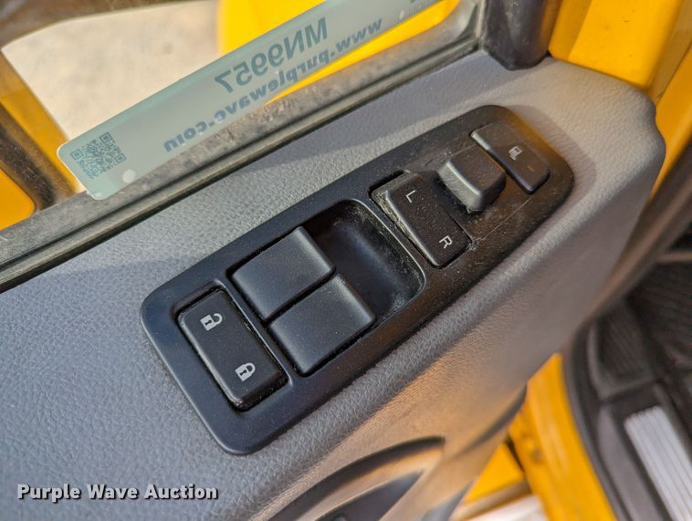 image for item MN9957 2019 Kenworth T680  semi truck