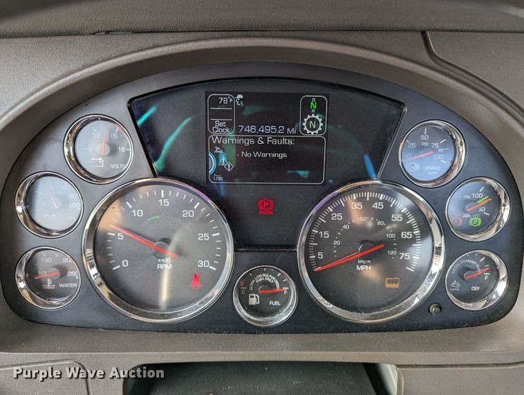 image for item MN9957 2019 Kenworth T680  semi truck