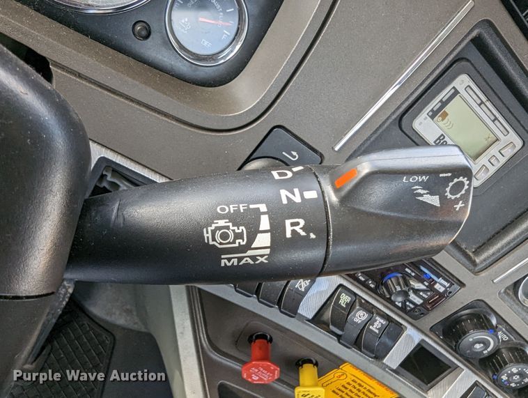 image for item MN9957 2019 Kenworth T680  semi truck