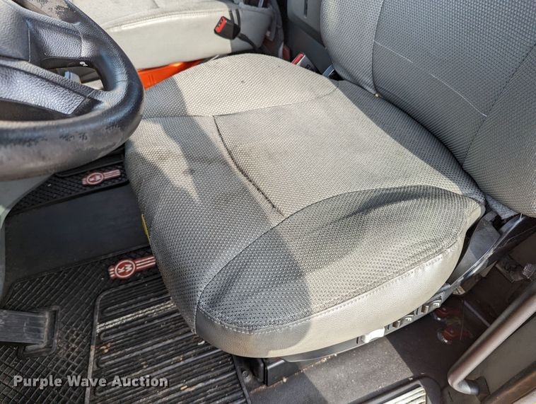 image for item MN9957 2019 Kenworth T680  semi truck