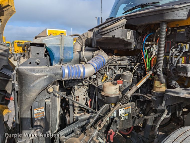 image for item MN9957 2019 Kenworth T680  semi truck