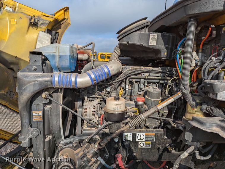 image for item MN9957 2019 Kenworth T680  semi truck