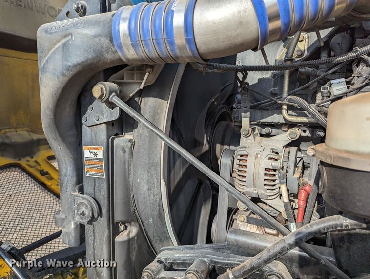 image for item MN9957 2019 Kenworth T680  semi truck