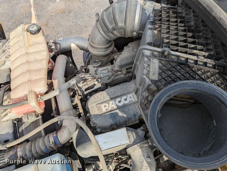 image for item MN9957 2019 Kenworth T680  semi truck