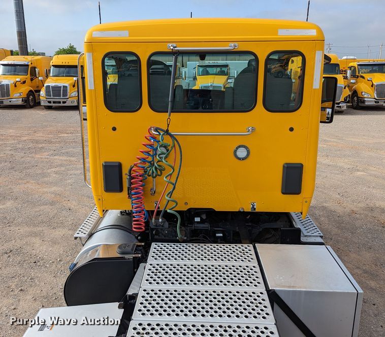 image for item MN9957 2019 Kenworth T680  semi truck