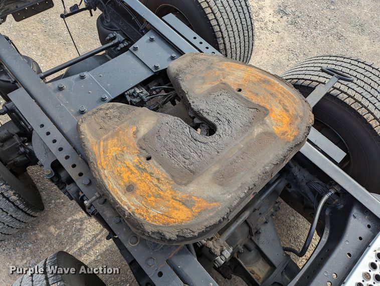 image for item MN9957 2019 Kenworth T680  semi truck