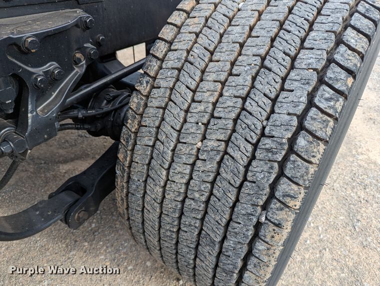 image for item MN9957 2019 Kenworth T680  semi truck