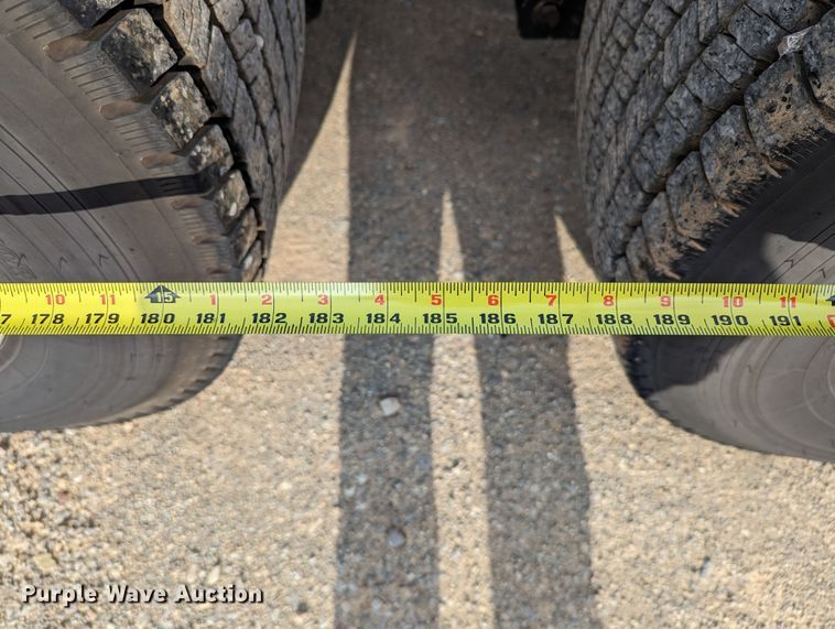 image for item MN9957 2019 Kenworth T680  semi truck