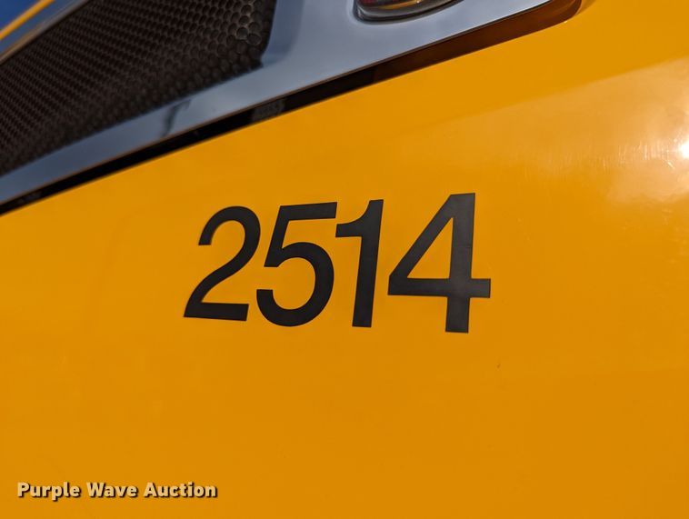 image for item MN9957 2019 Kenworth T680  semi truck