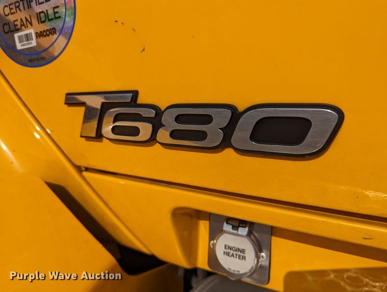 image for item MN9957 2019 Kenworth T680  semi truck