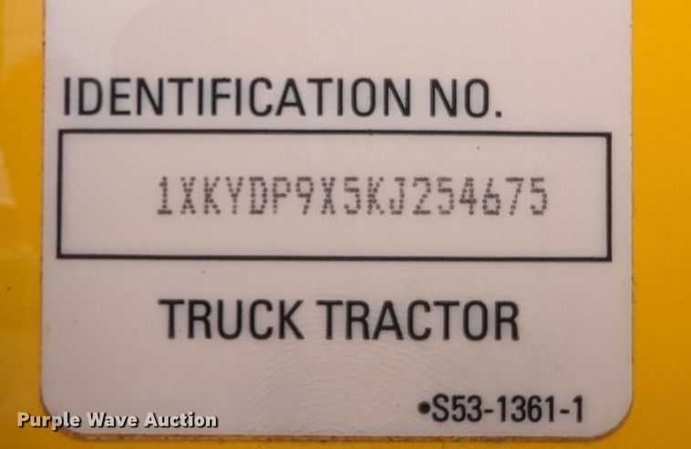 image for item MN9957 2019 Kenworth T680  semi truck