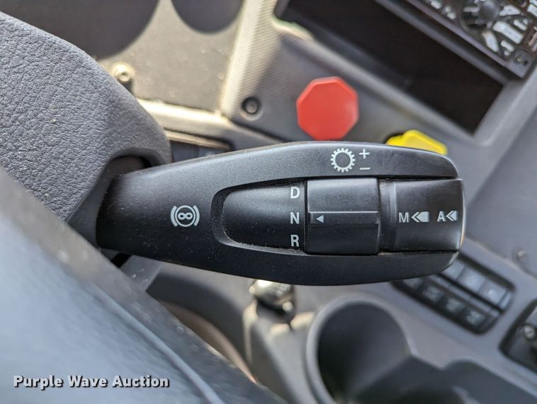 image for item MN9958 2018 Freightliner Cascadia 125  semi truck