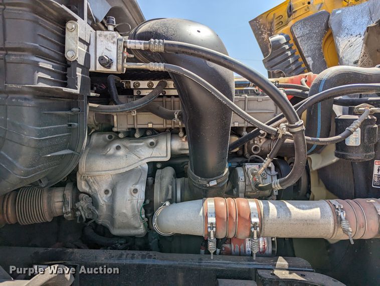 image for item MN9958 2018 Freightliner Cascadia 125  semi truck