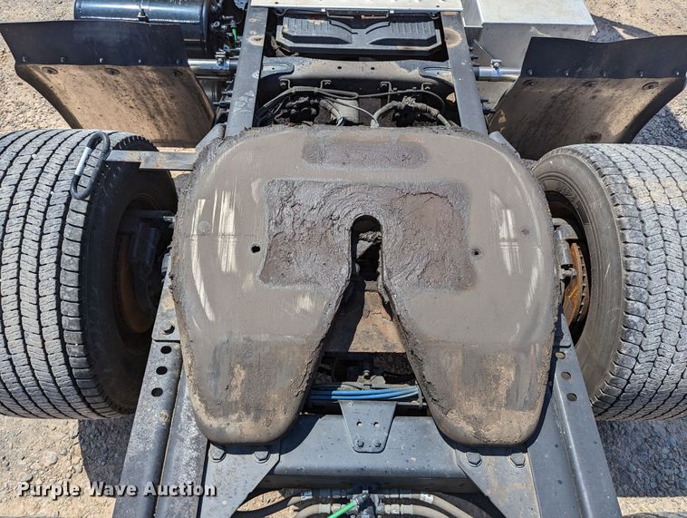 image for item MN9958 2018 Freightliner Cascadia 125  semi truck