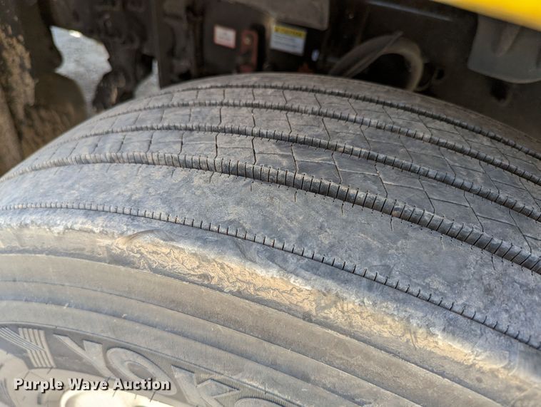 image for item MN9958 2018 Freightliner Cascadia 125  semi truck