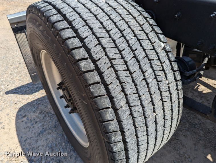 image for item MN9958 2018 Freightliner Cascadia 125  semi truck