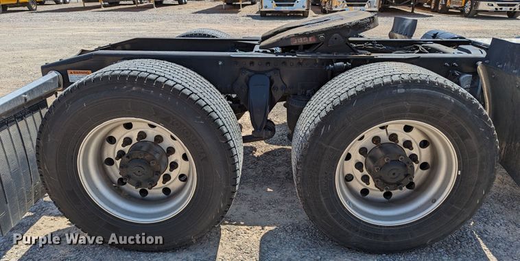 image for item MN9958 2018 Freightliner Cascadia 125  semi truck