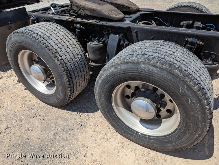 image for item MN9958 2018 Freightliner Cascadia 125  semi truck