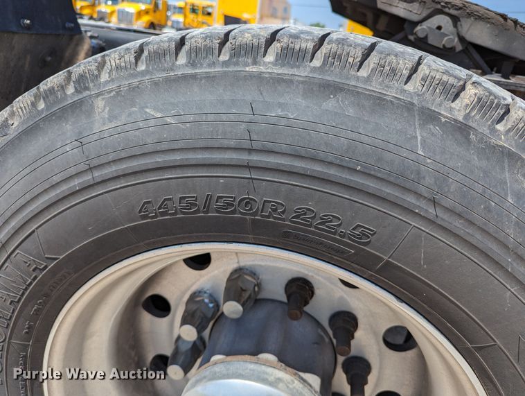 image for item MN9958 2018 Freightliner Cascadia 125  semi truck